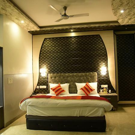 The Park Presidency Hotel Bareilly Exterior foto