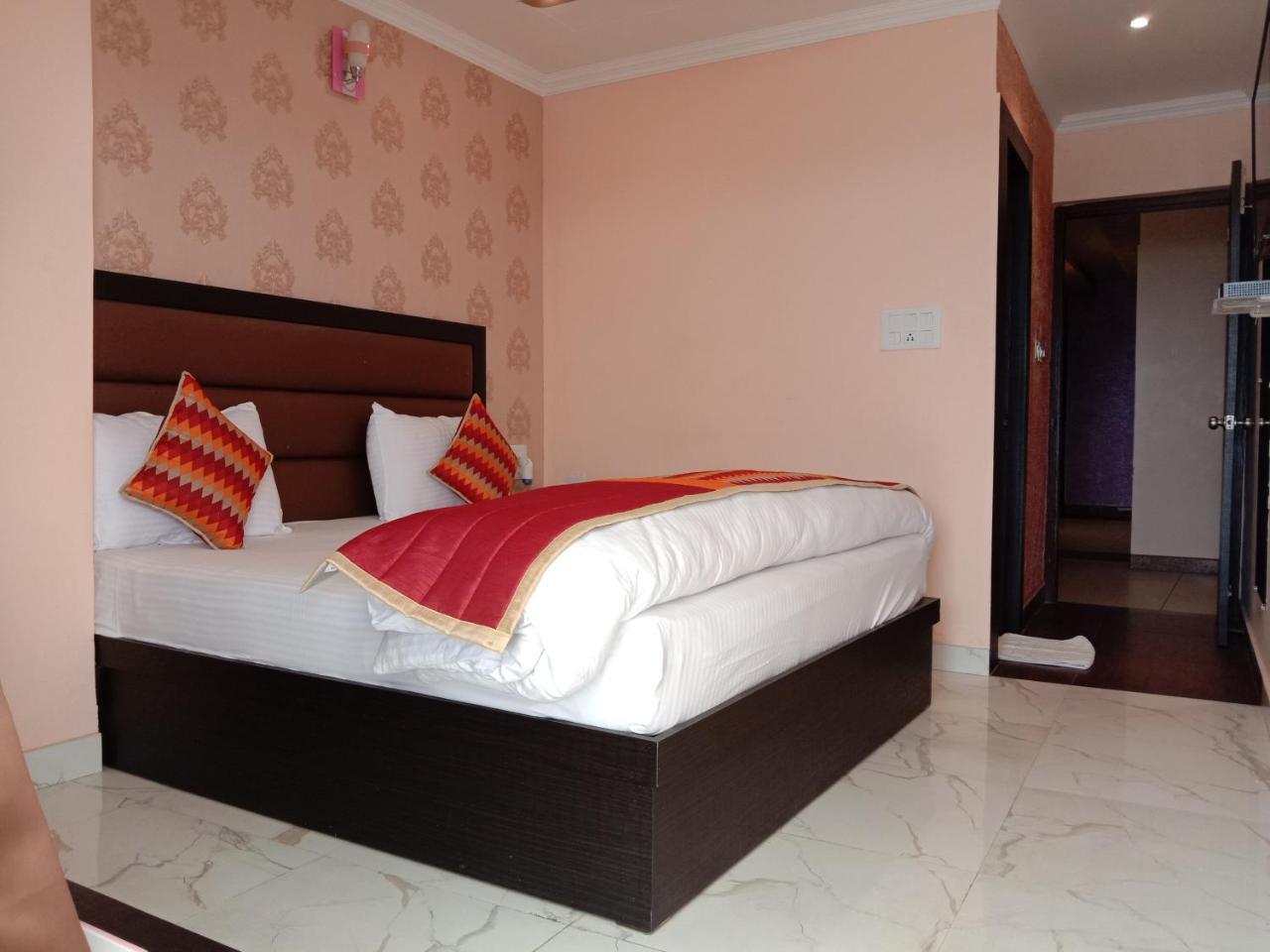 The Park Presidency Hotel Bareilly Exterior foto
