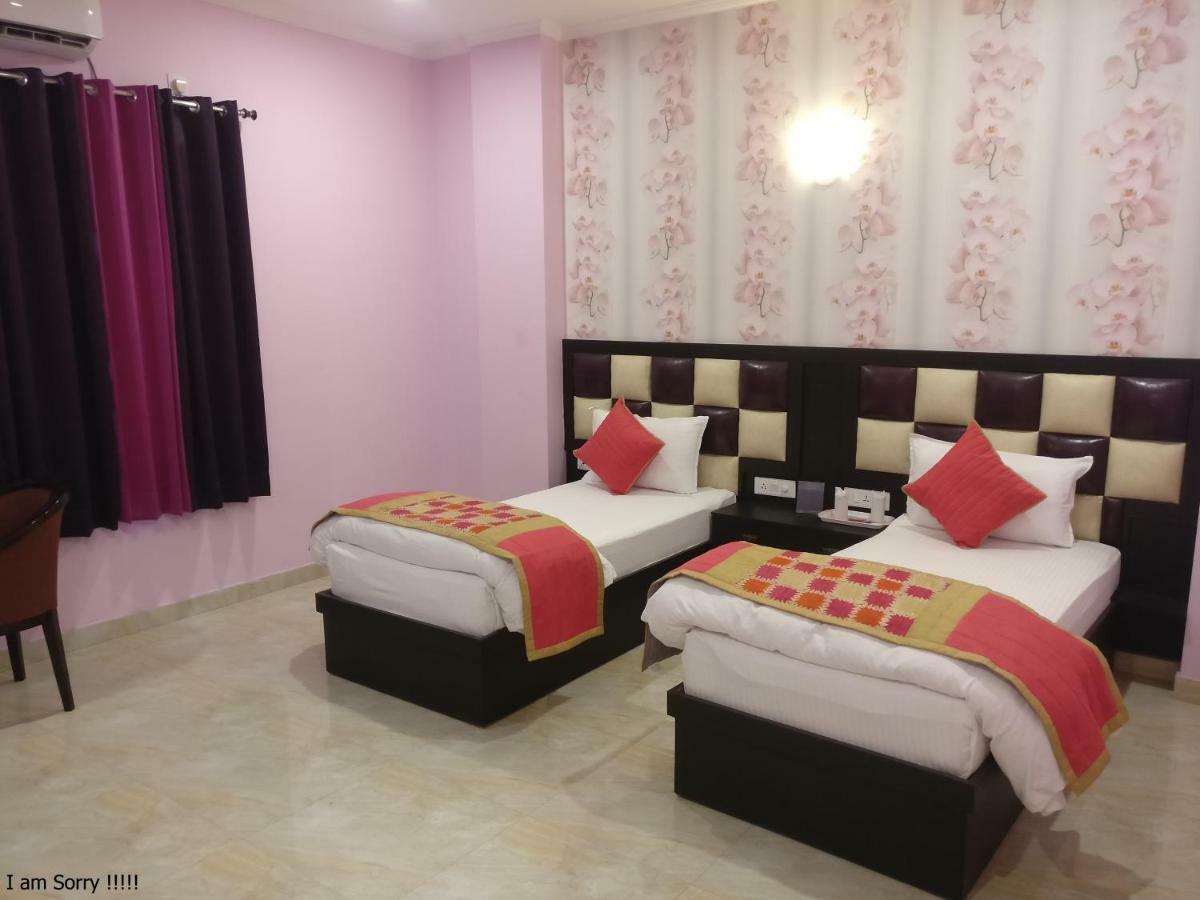 The Park Presidency Hotel Bareilly Exterior foto